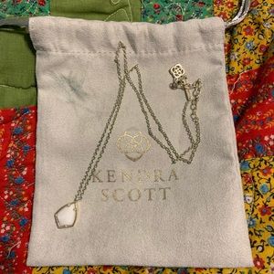 Kendra Scott necklace
